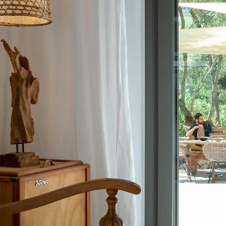 Arterravilla, A Hidden Sanctuary. Villa Makriotika