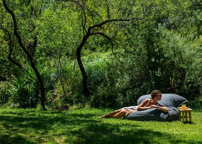 فيلة Arterravilla, A Hidden Sanctuary. Makriotika