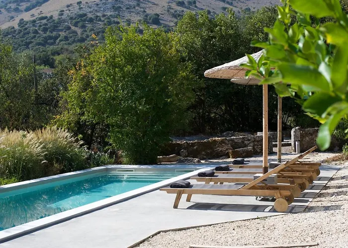 فيلة Arterravilla, A Hidden Sanctuary. Makriotika