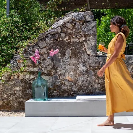 Arterravilla, A Hidden Sanctuary. * Makriotika