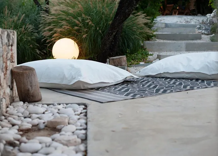 Arterravilla, A Hidden Sanctuary. Villa Makriótika