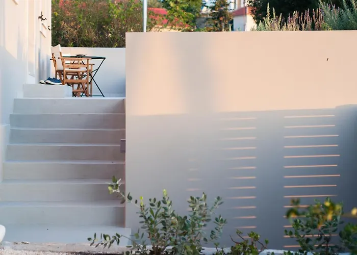 Arterravilla, A Hidden Sanctuary. Makriótika