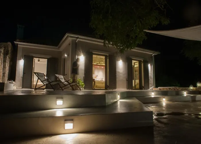 Arterravilla, A Hidden Sanctuary. Makriótika