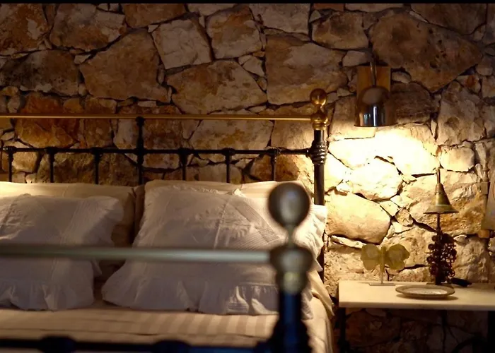 Arterravilla, A Hidden Sanctuary. Villa Makriótika